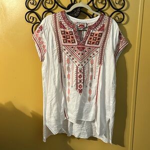 Johnny was white embroidered top!